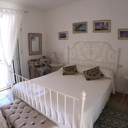 Casa de hóspedes Monti Russu Natural Aglientu